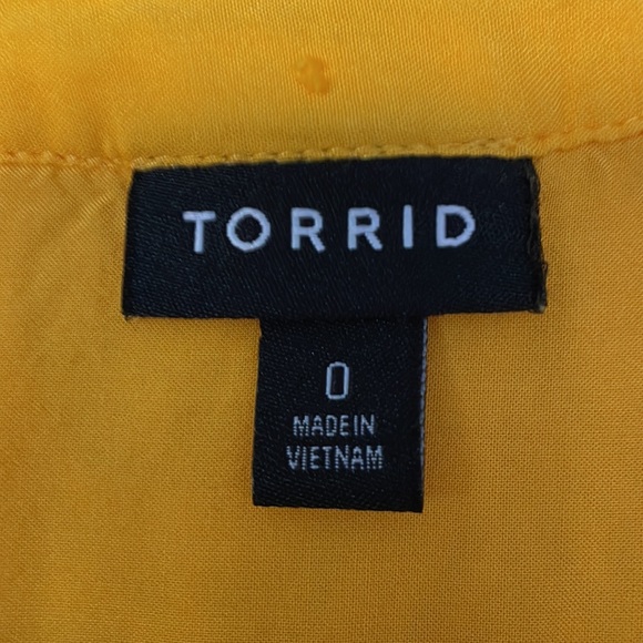 Smocked cap sleeve top - Picture 2 of 4